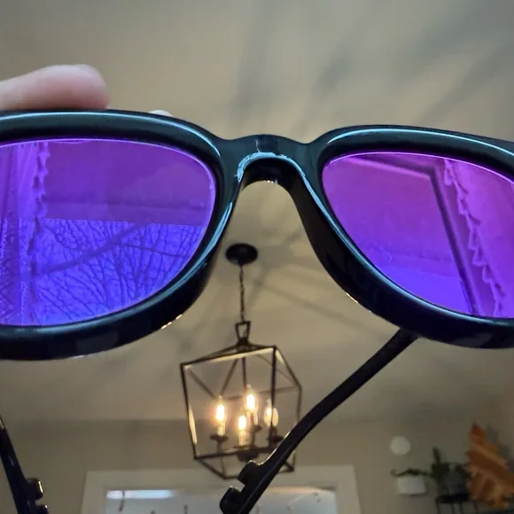 Gucci Black Frame Sunglasses with Purple Mirrored Lenses - Picture 6 of 8